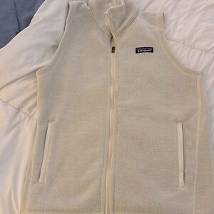 Patagonia women’s small better sweater fleece vest size small- oatmeal